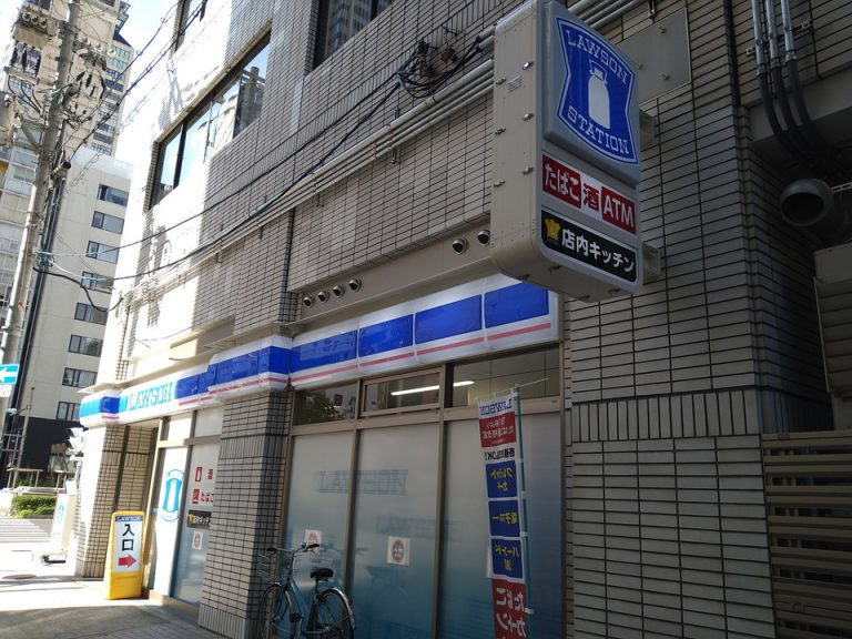 クリスタ長堀占い広場北4から上がるとローソン