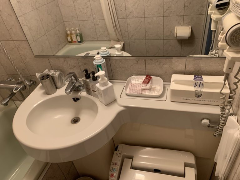 バスルーム(洗面台)