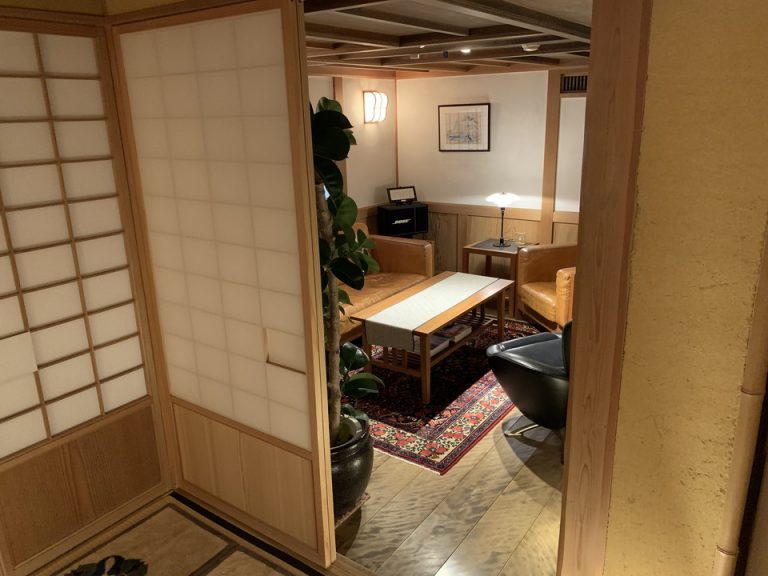 フロント横 部屋(4)