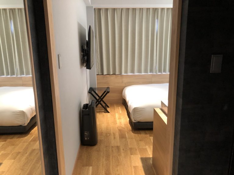 入り口から客室