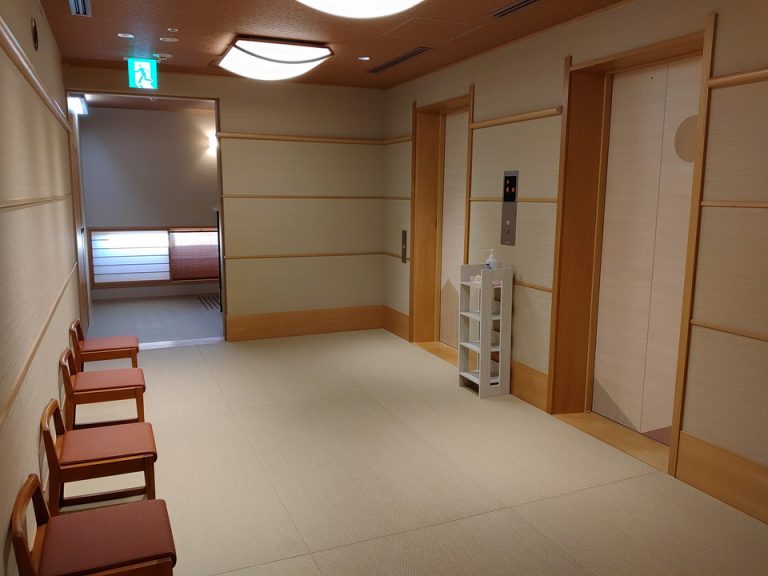 エレベーターホール客室階2