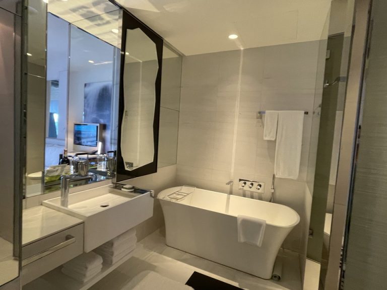 バスルーム入り口