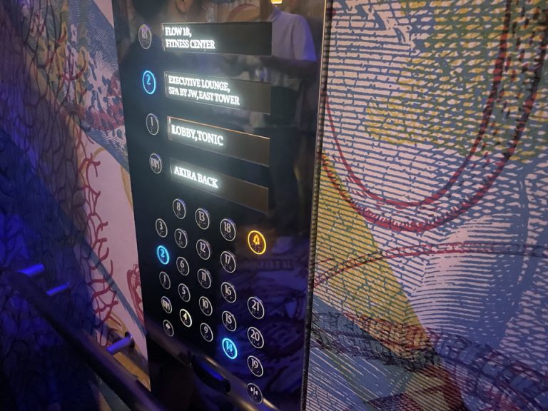 エレベーターボタン