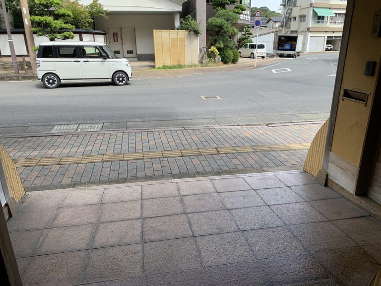 フロント(入口から)