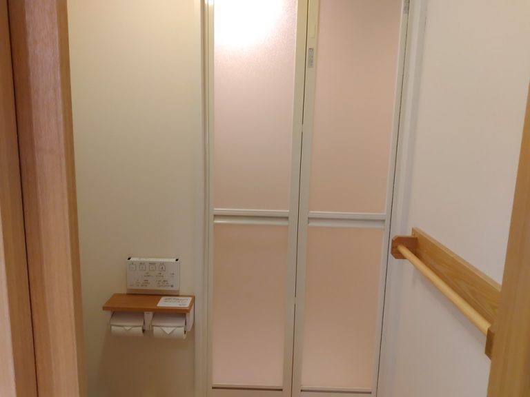 バスルーム ドア