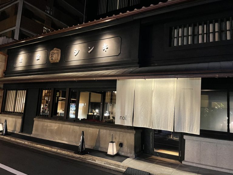 建物外観(夜間)(3)