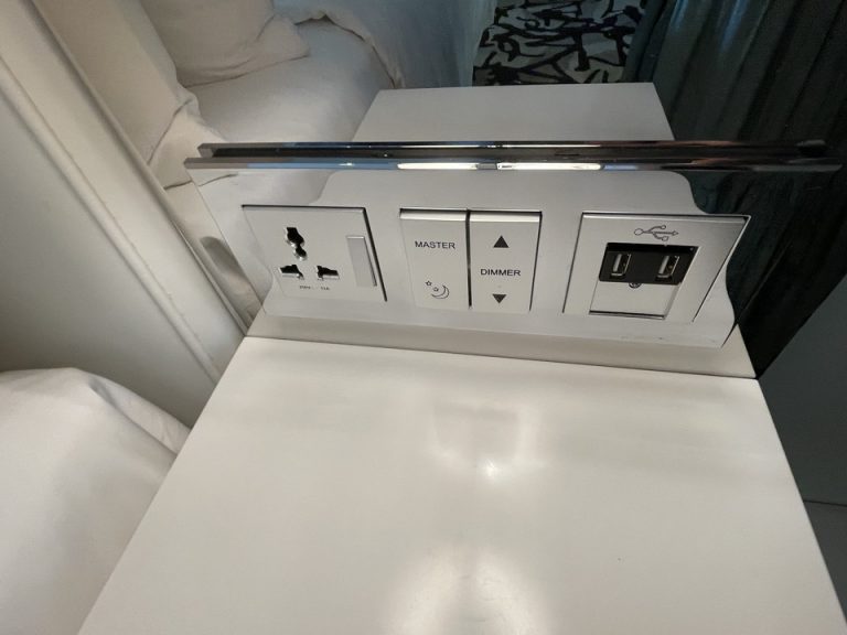 ベッドサイドボタン