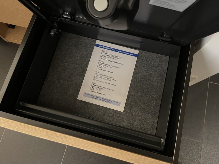 セーフティボックス(開けた状態)