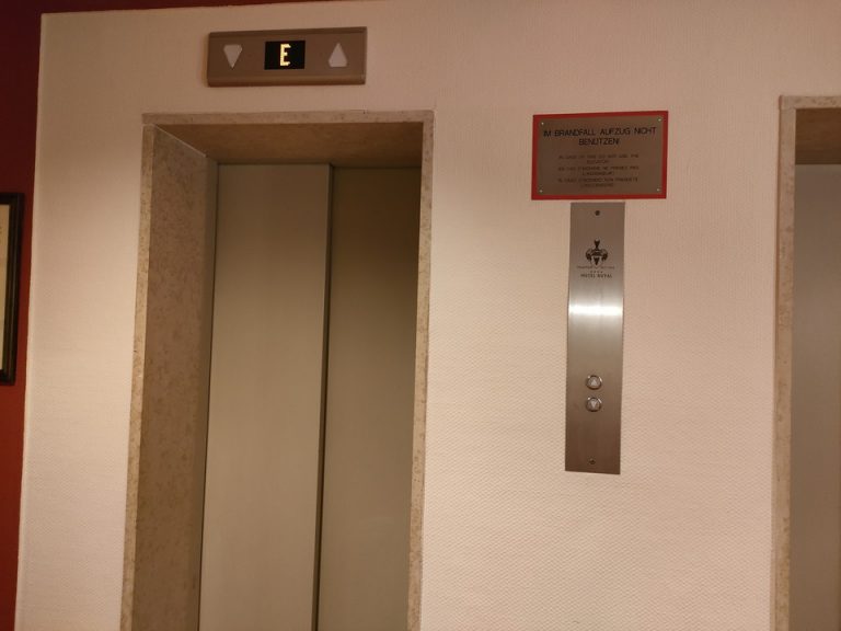 エレベーターホール客室階