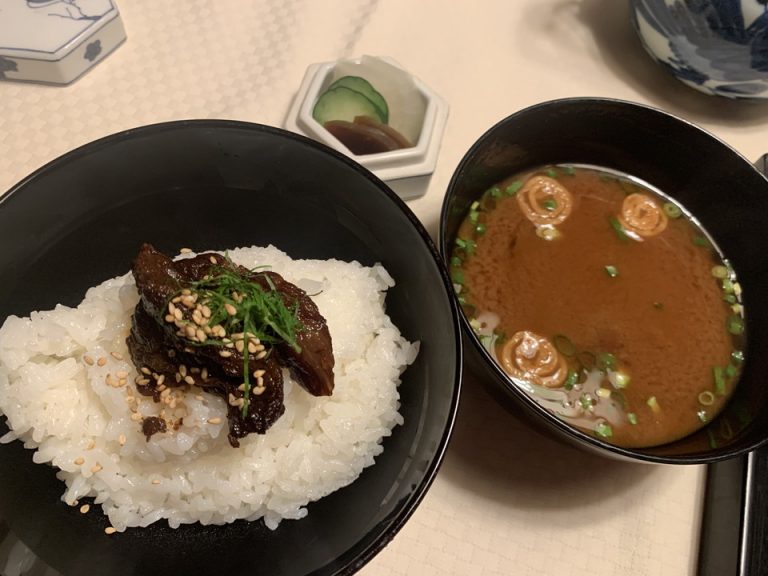 ご飯・お味噌汁