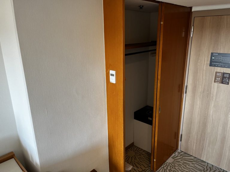 クローゼット(開けた状態)