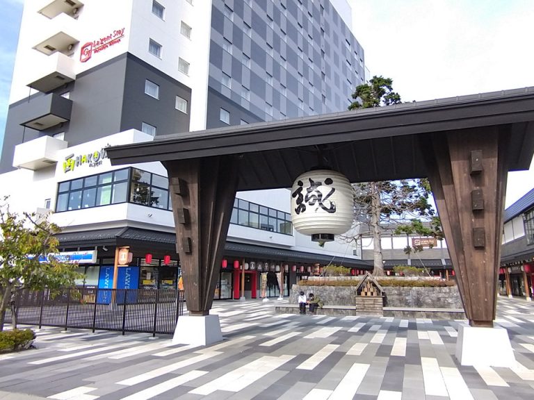 HAKOVIVAの門
