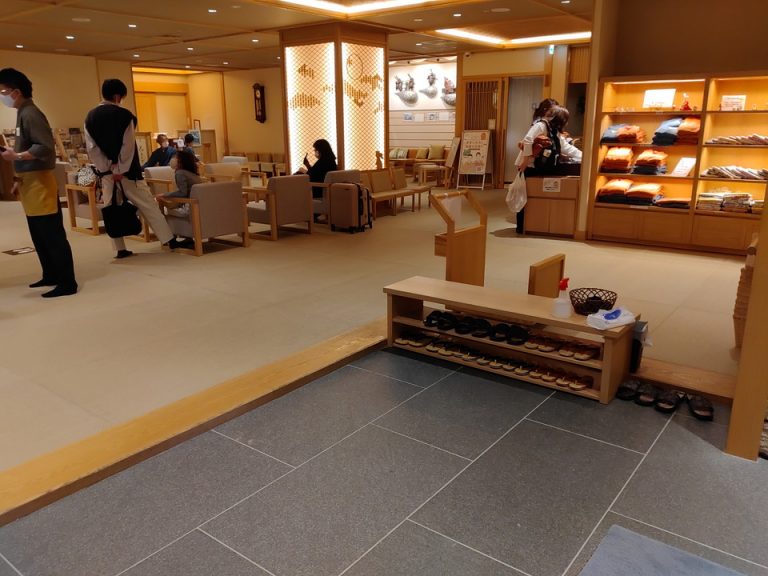 エントランス内観1