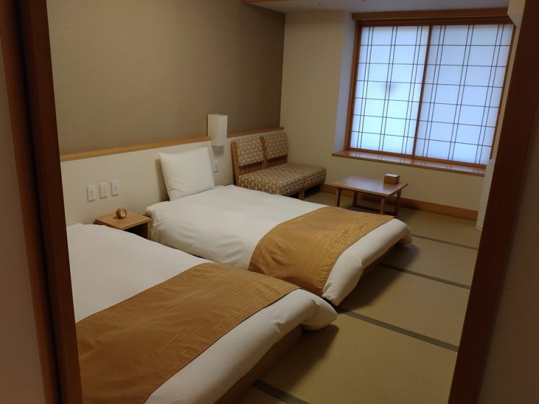 客室全体入口方向4