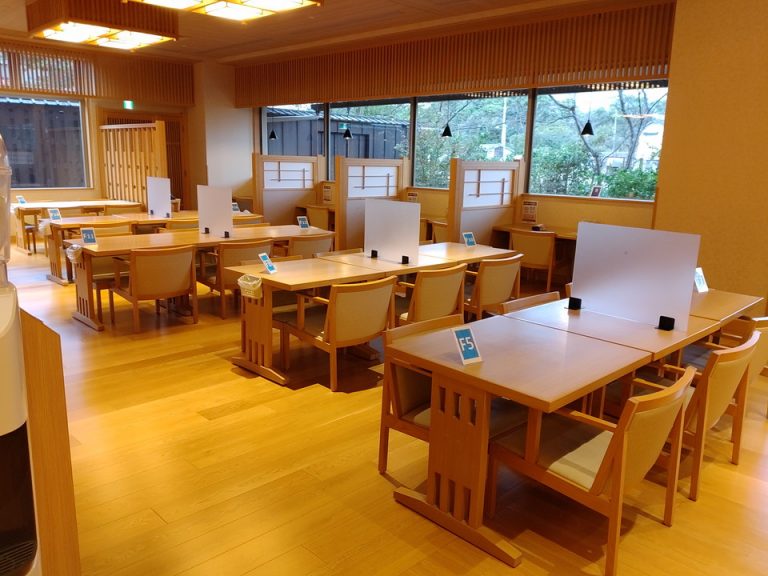 朝食 客席全体1