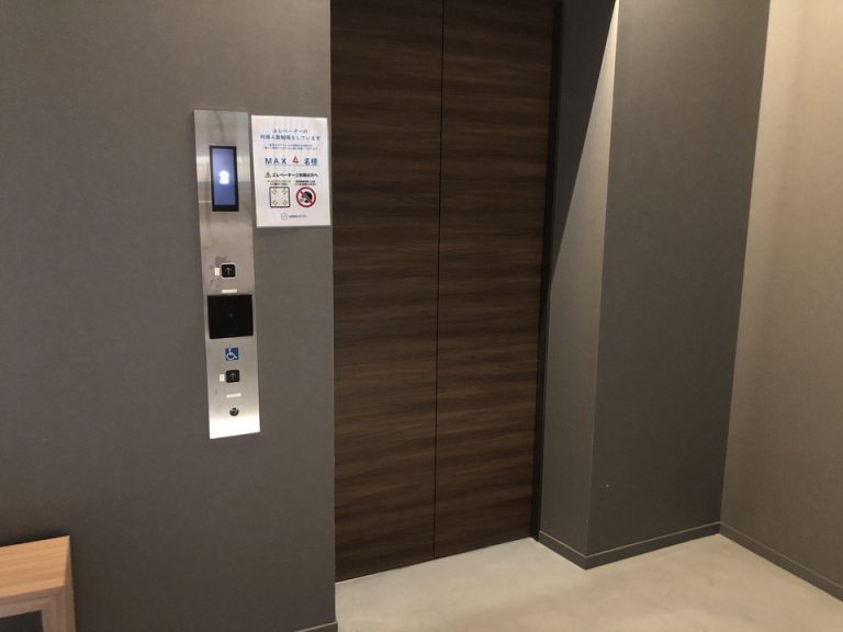 エレベーター1