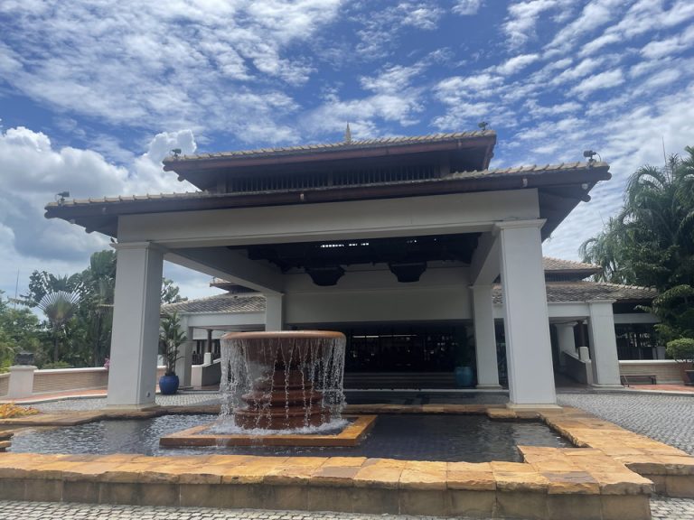 エントランス外観