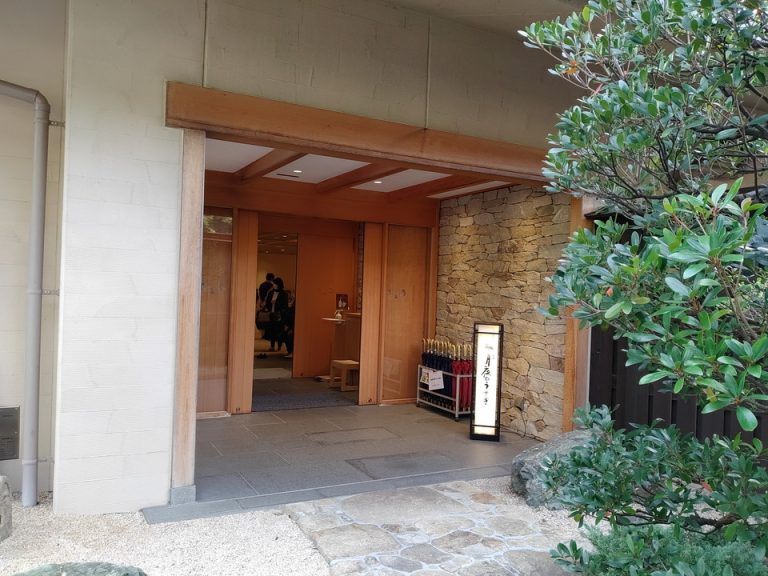 エントランス外観3