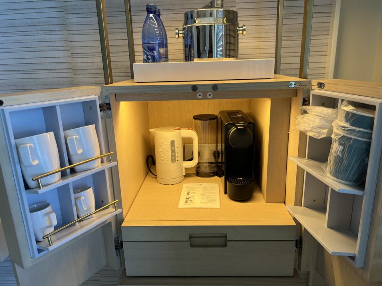 ミニバー・カフェコーナー