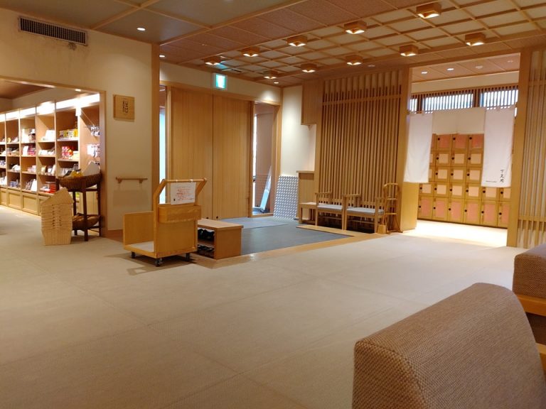 エントランス内観6