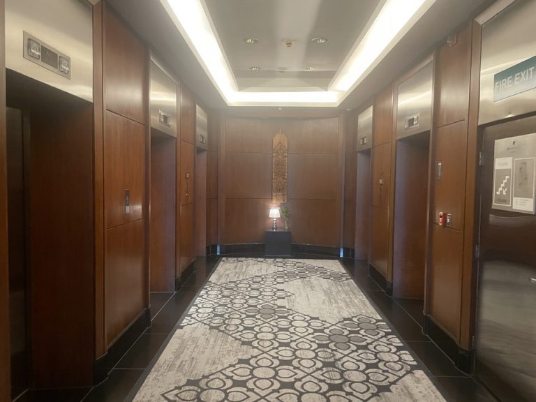 エレベーターフロント階