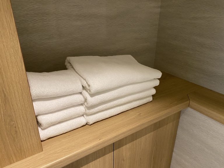 トイレ横にタオル
