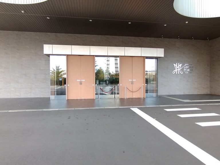 北側エントランス外観