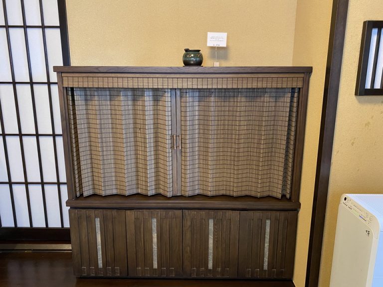 ソファ方向からベッド2