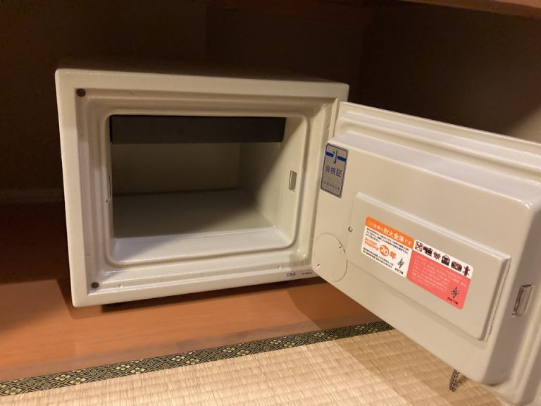 セーフティボックス(開けた状態)