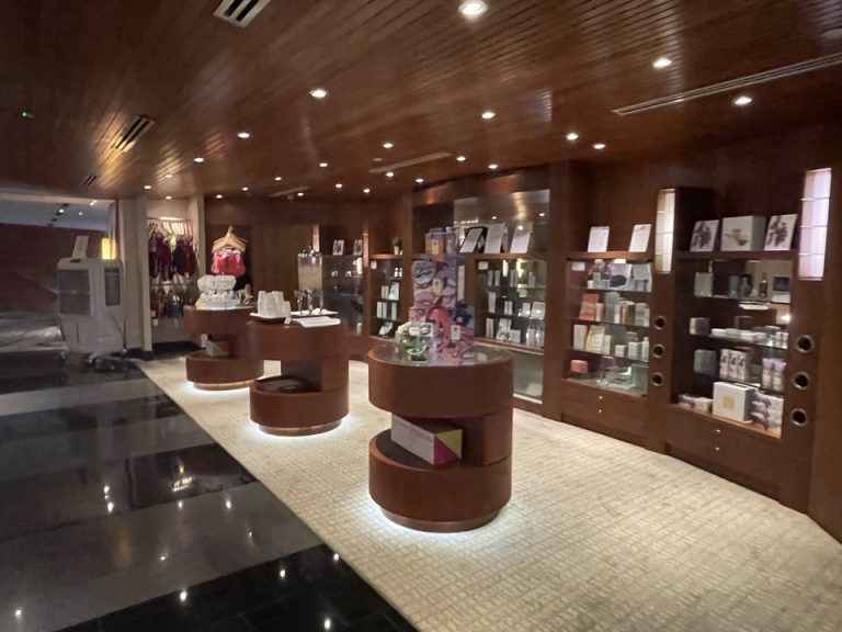 4階ギフトショップ