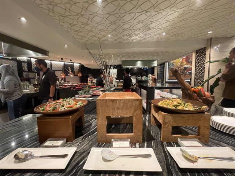 朝食ビュッフェ(2)