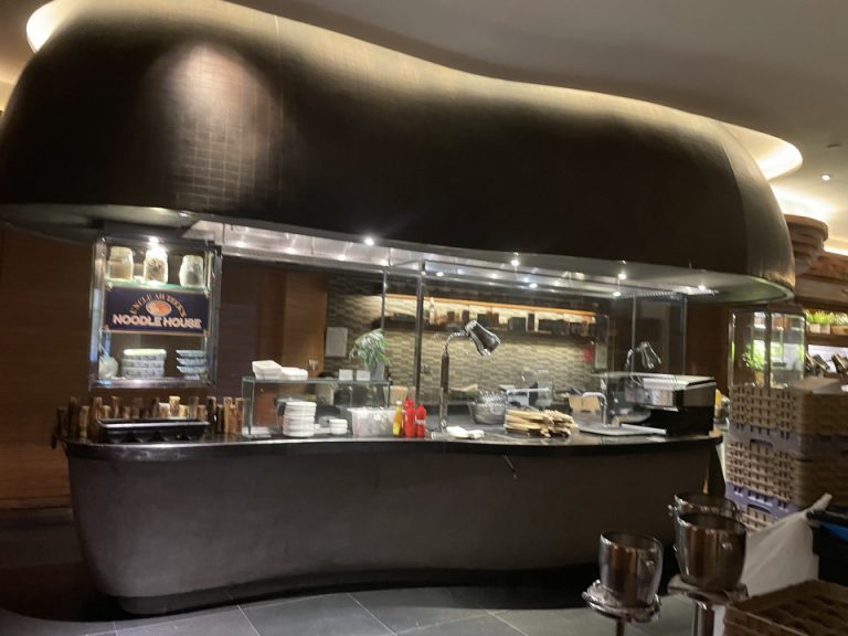 朝食会場(終了後)