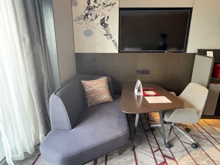 ソファー、デスク(1)