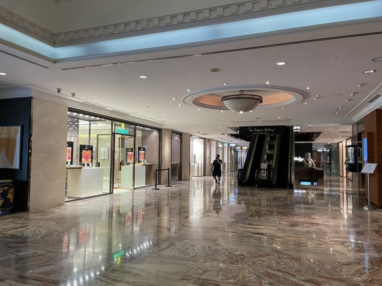 ホテル内モール