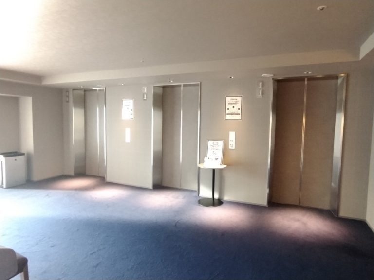 エレベーターホール客室階(1)