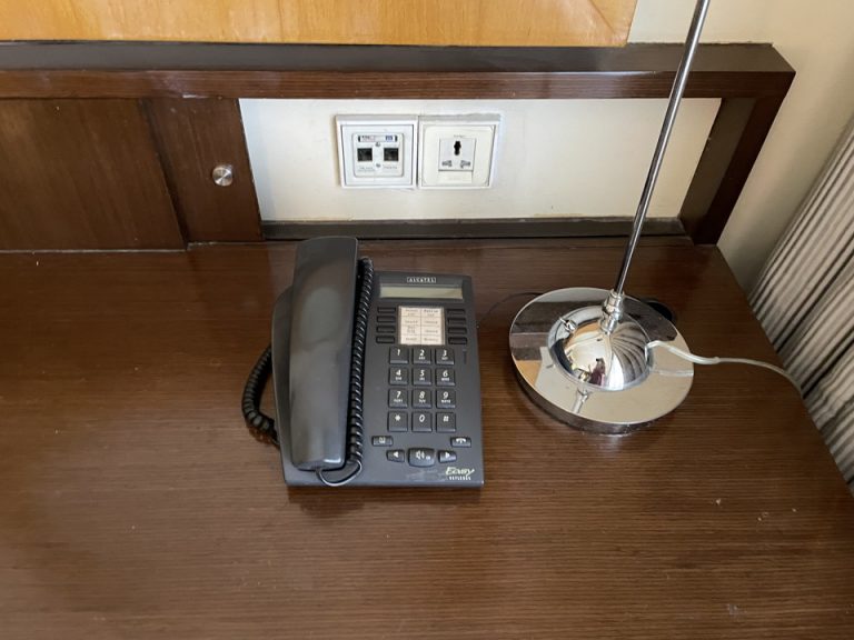 コンセント、電話