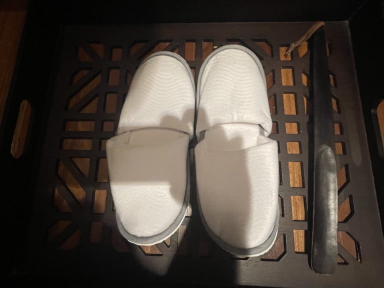 部屋のスリッパ