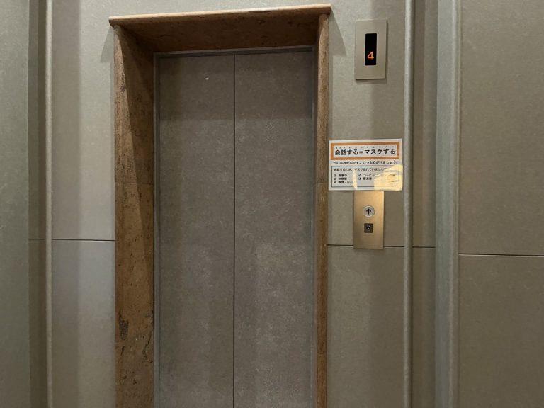 エレベーター外観(1)