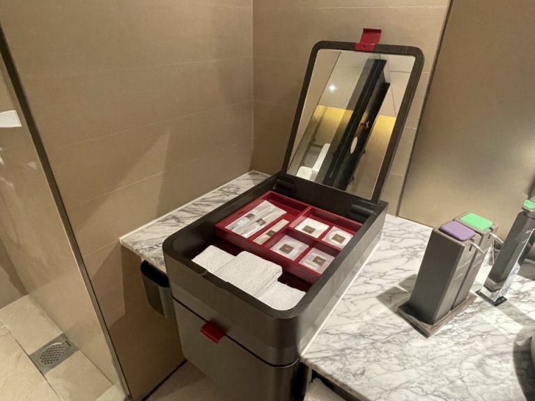 アメニティと鏡