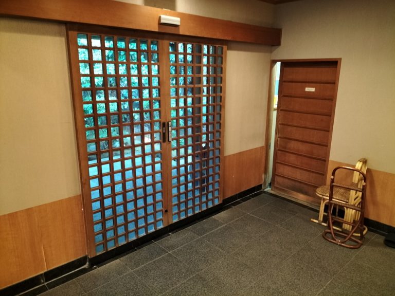 エントランス内観 (3)