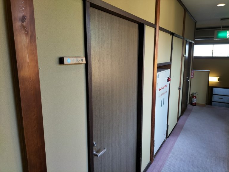 客室付近廊下 (2)