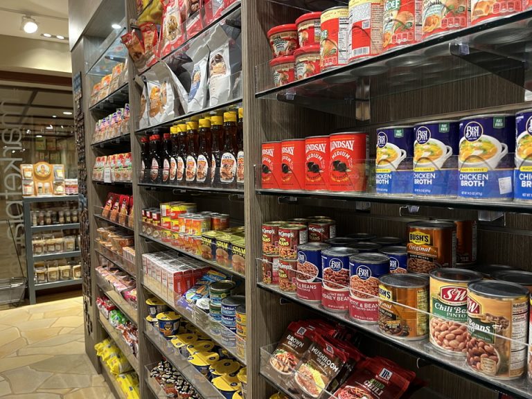 ショップ内観(1)