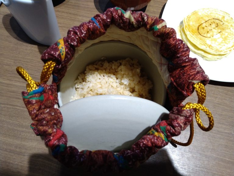おひつの玄米ごはん