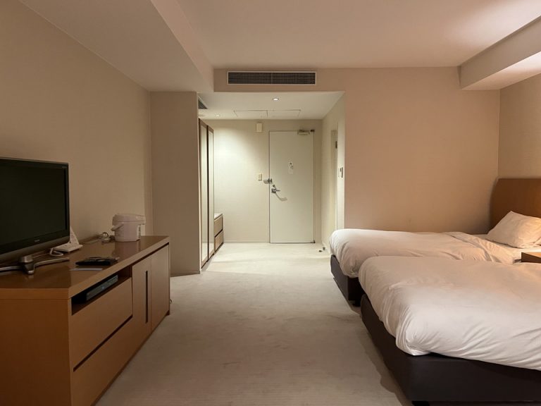 窓際から入り口方向