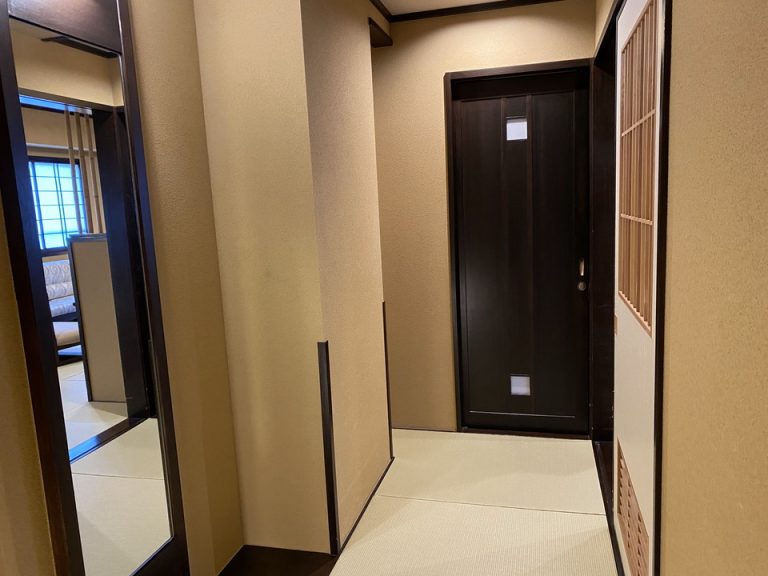 客室入口内観ドア3