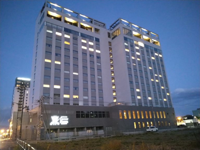 建物全体南側夜