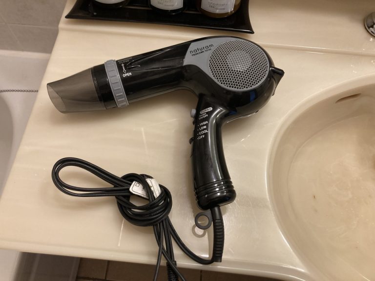 ドライヤーも用意されています