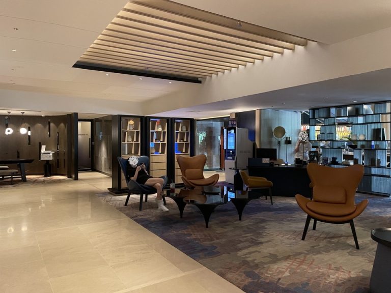 ロビー待合スペース2