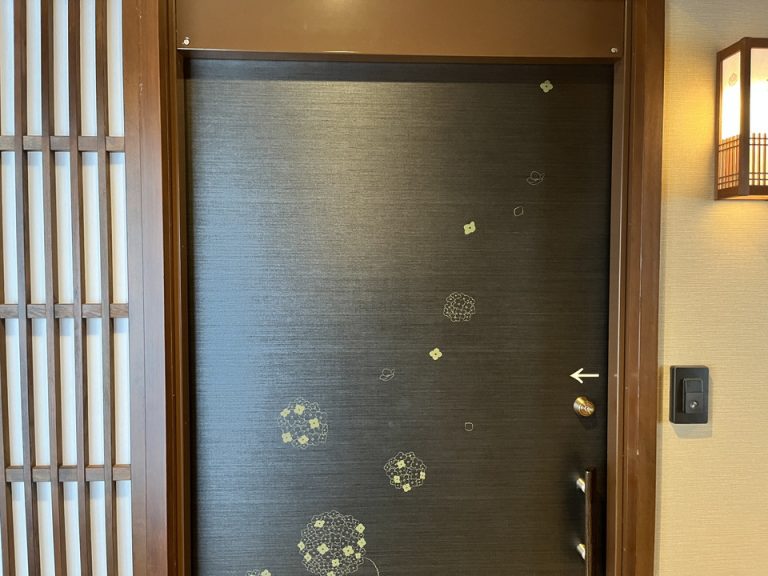 客室入口外観ドア1