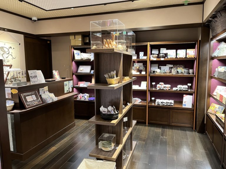 ショップ内観2